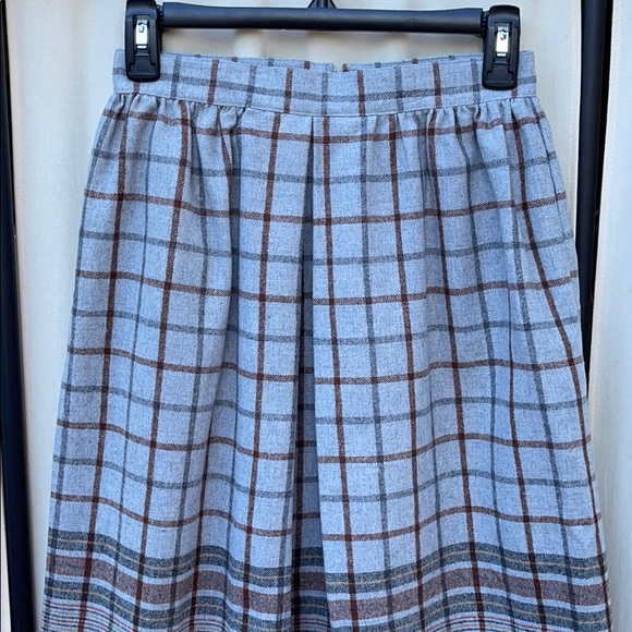 EUC- VINTAGE 70’S- XS-S WOOL WAIST SKIRT WITH F… - Picture 2 of 11